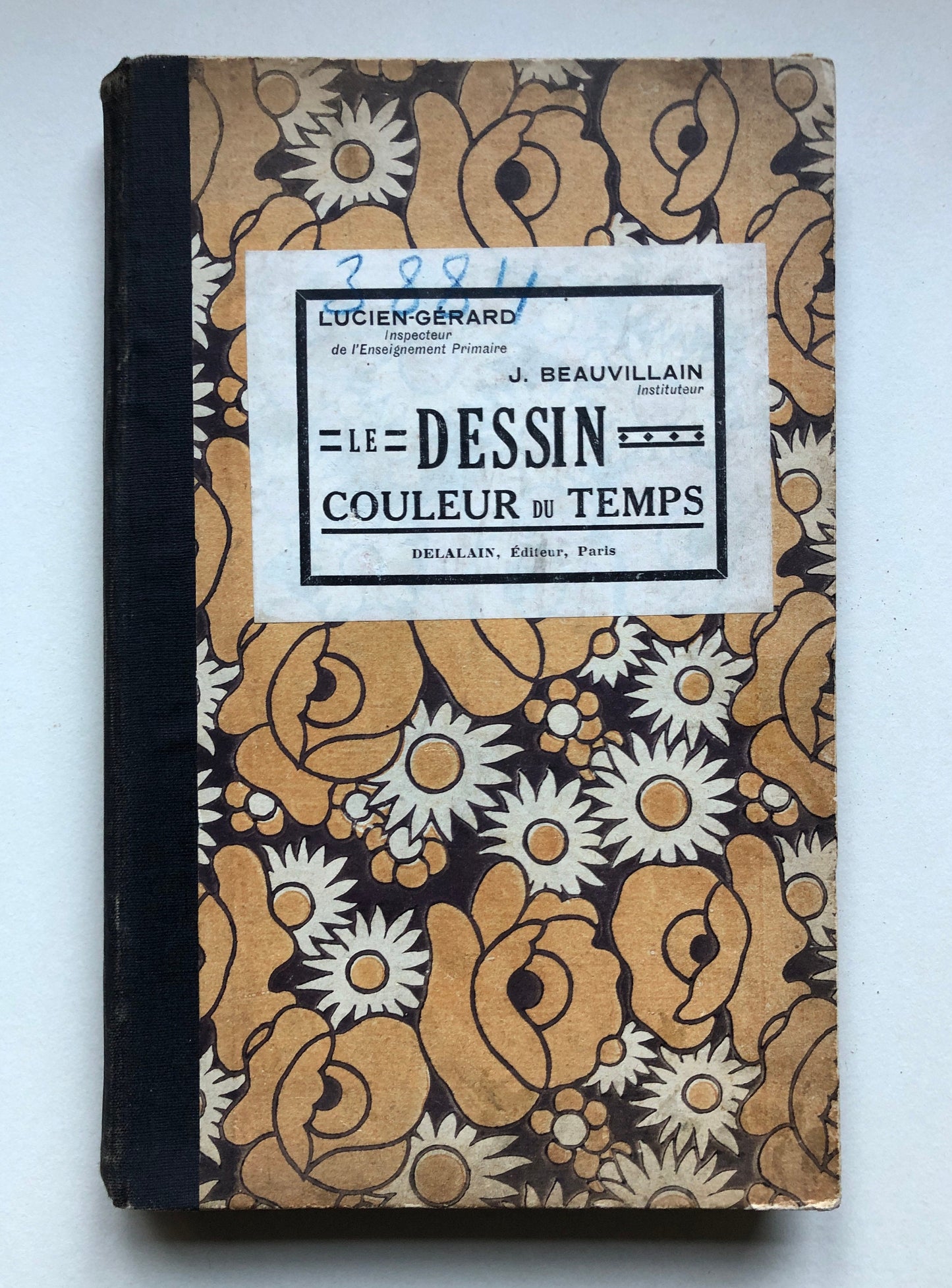 Le Dessin Couleur Du Temps by J. Beauvillain. A Guide to Drawing and Sourcebook for Artists and Makers. 99 Images. Published in 1936.
