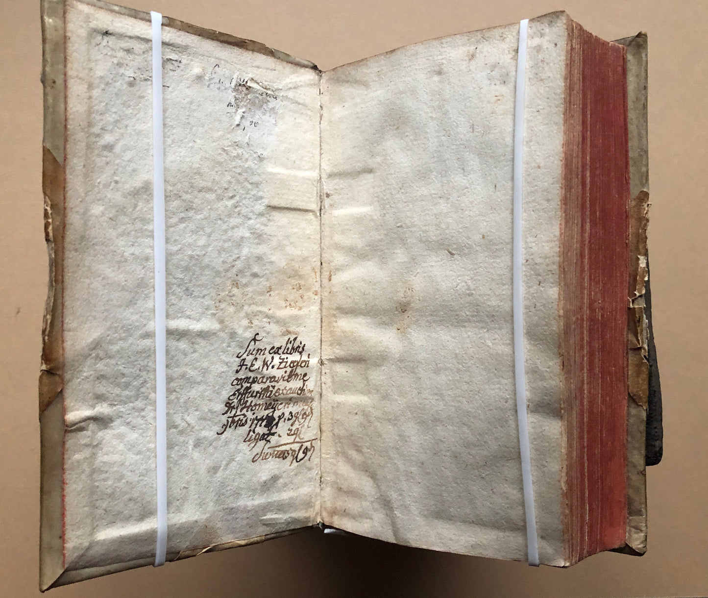 De Calceo Antiquo by B. Balduninus. An Ancient Book About Shoes. With 20 engravings. Size: 14.5 x 8 cms.