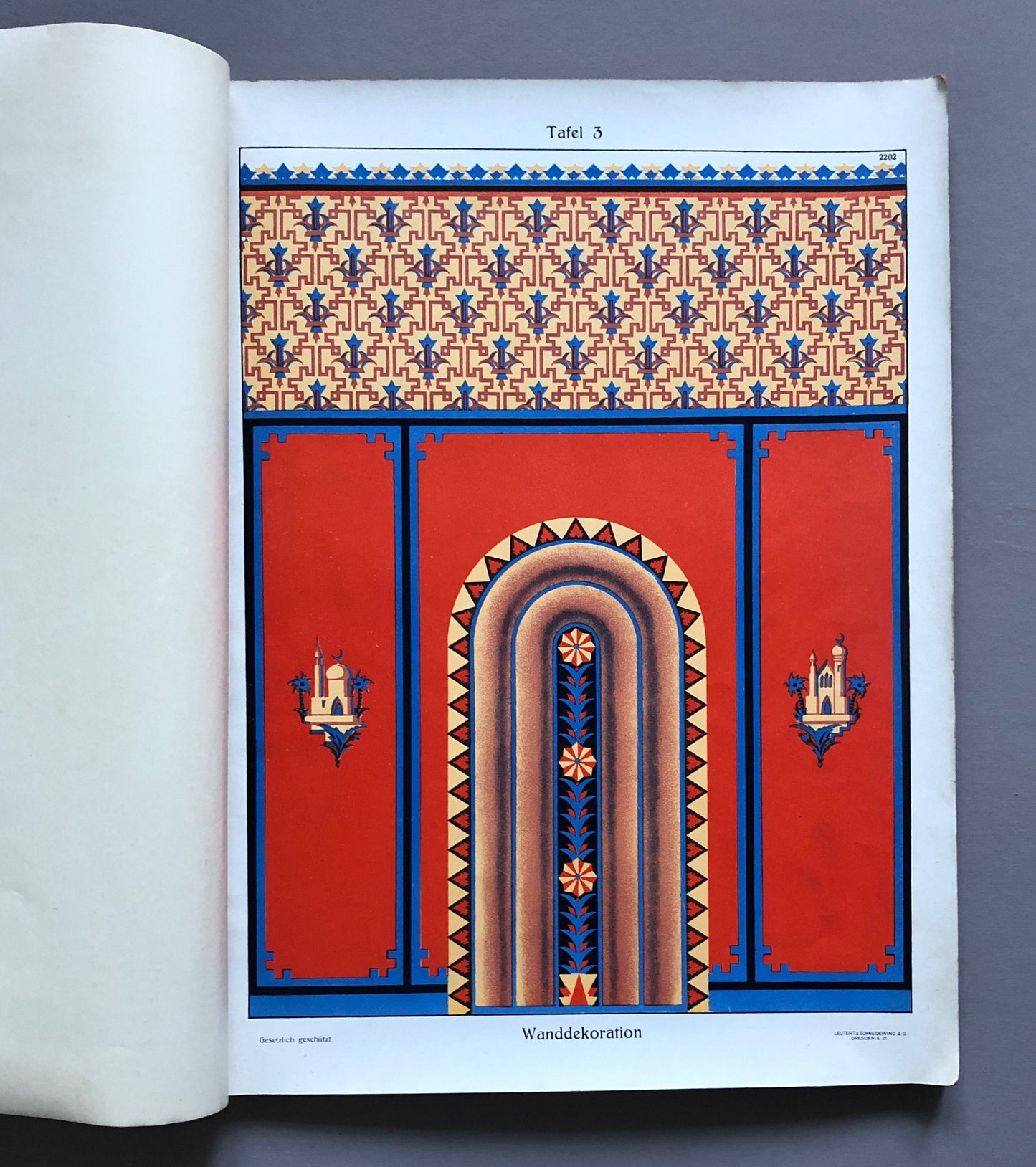 Moderne Wand Und Decken Dekoration. Modern Wall and Ceiling Decoration. German. 66 plates from the 1920’s. 38x 29 cms.