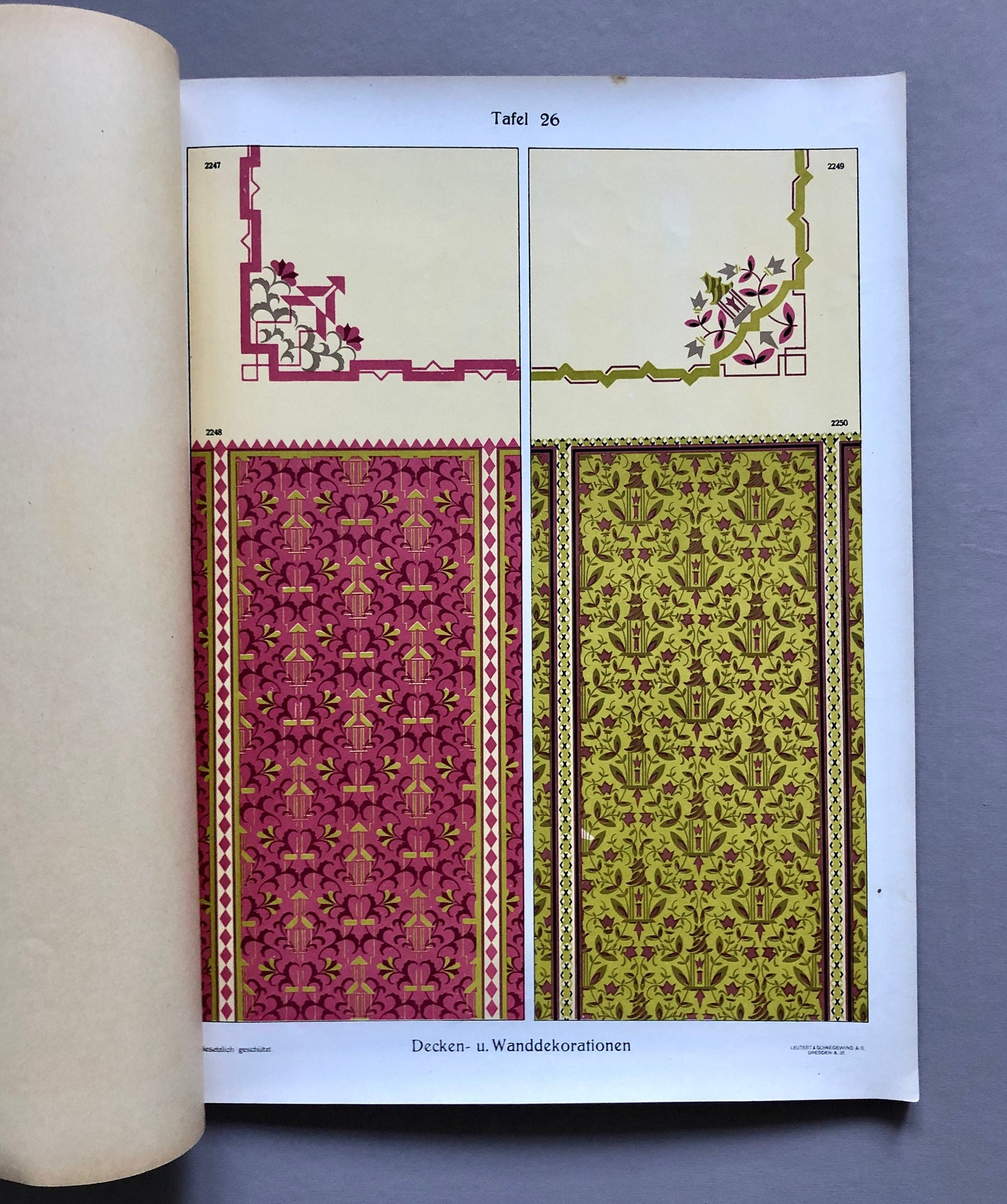 Moderne Wand Und Decken Dekoration. Modern Wall and Ceiling Decoration. German. 66 plates from the 1920’s. 38x 29 cms.