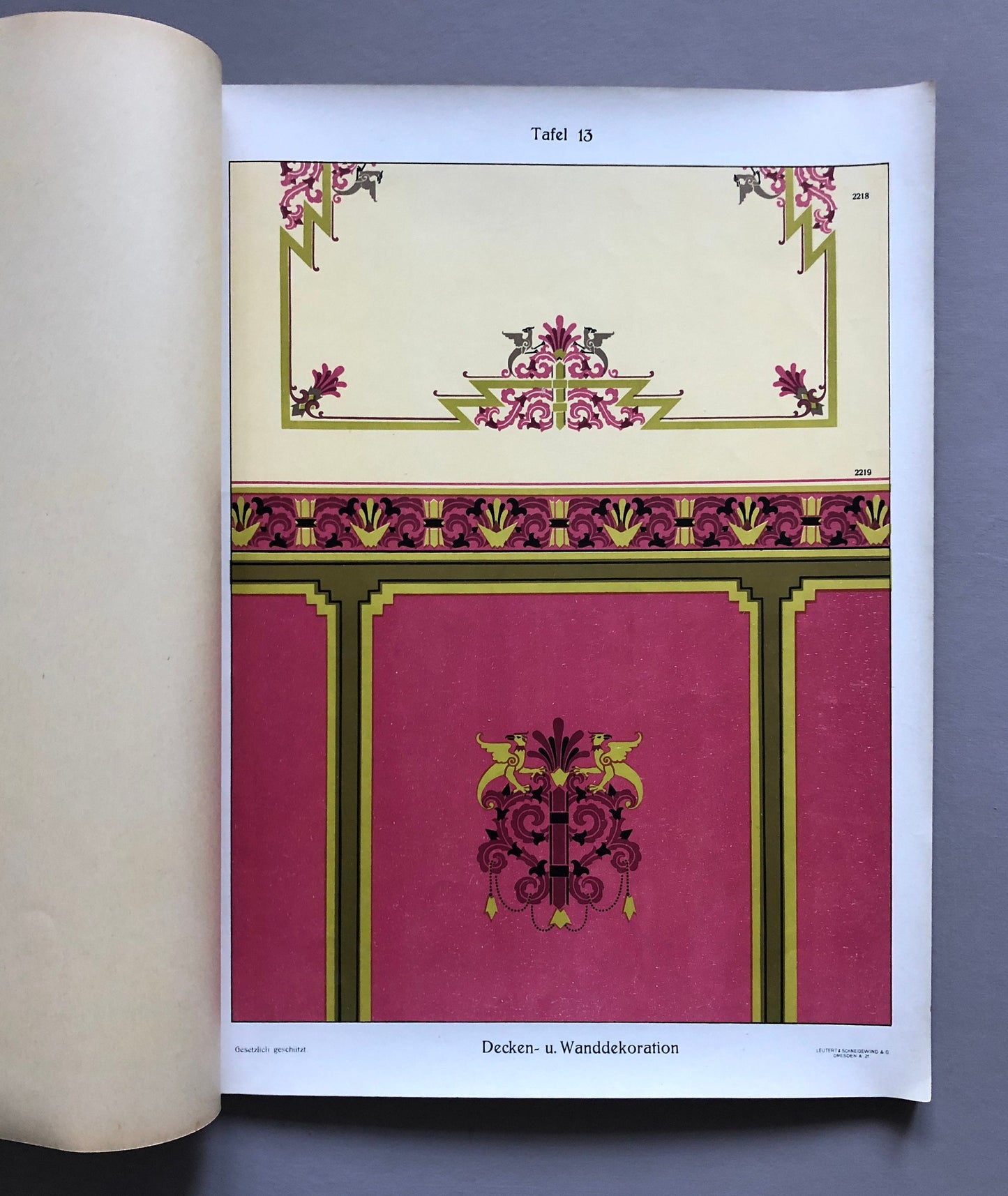 Moderne Wand Und Decken Dekoration. Modern Wall and Ceiling Decoration. German. 66 plates from the 1920’s. 38x 29 cms.