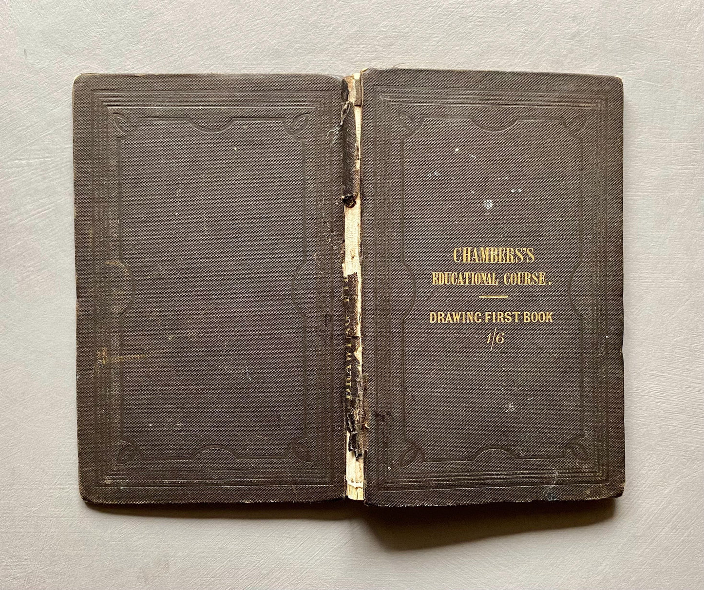A First Book of Drawing by William and Robert Chambers. 48 Drawings To Copy and Colour. Published in 1845. Size: 17.5 x 11 cms.