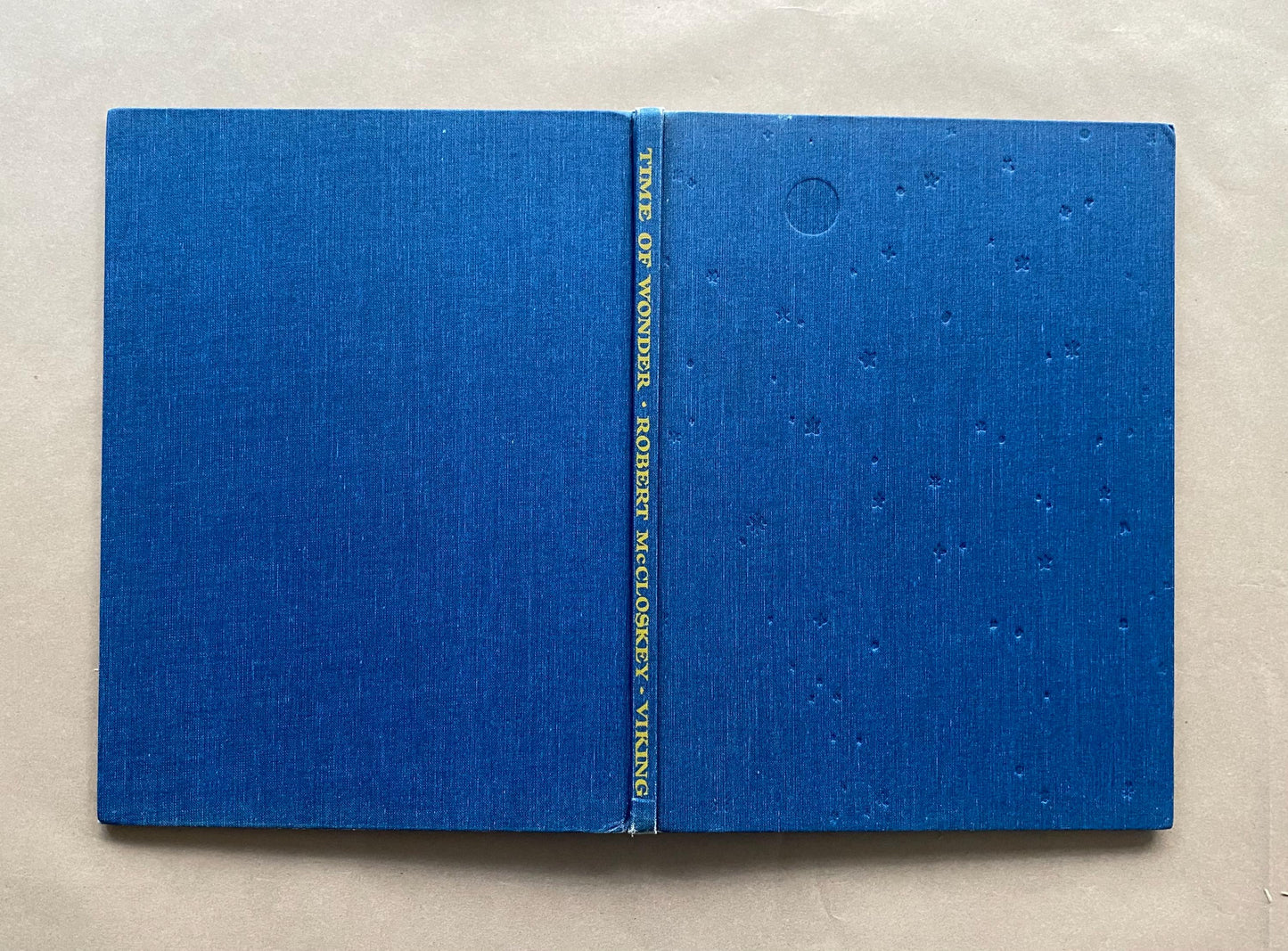 Time of Wonder. By Robert McCloskey. Published by The Viking Press in 1966. Size: 31 x 23.5 cms.
