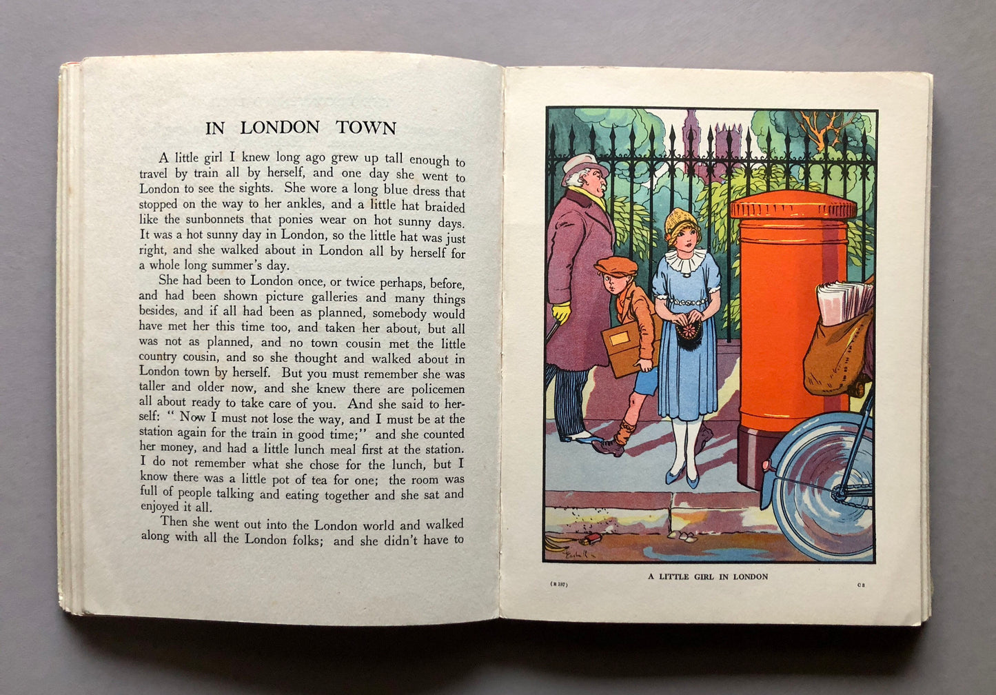 Read A Story. Published by Blackie & Son in 1938. With Pictures in Colour by Well Known Artists. Size: 25 x 20.5 cms .