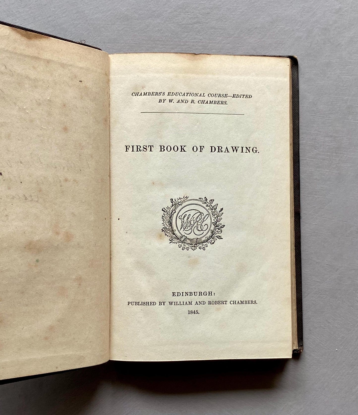 A First Book of Drawing by William and Robert Chambers. 48 Drawings To Copy and Colour. Published in 1845. Size: 17.5 x 11 cms.