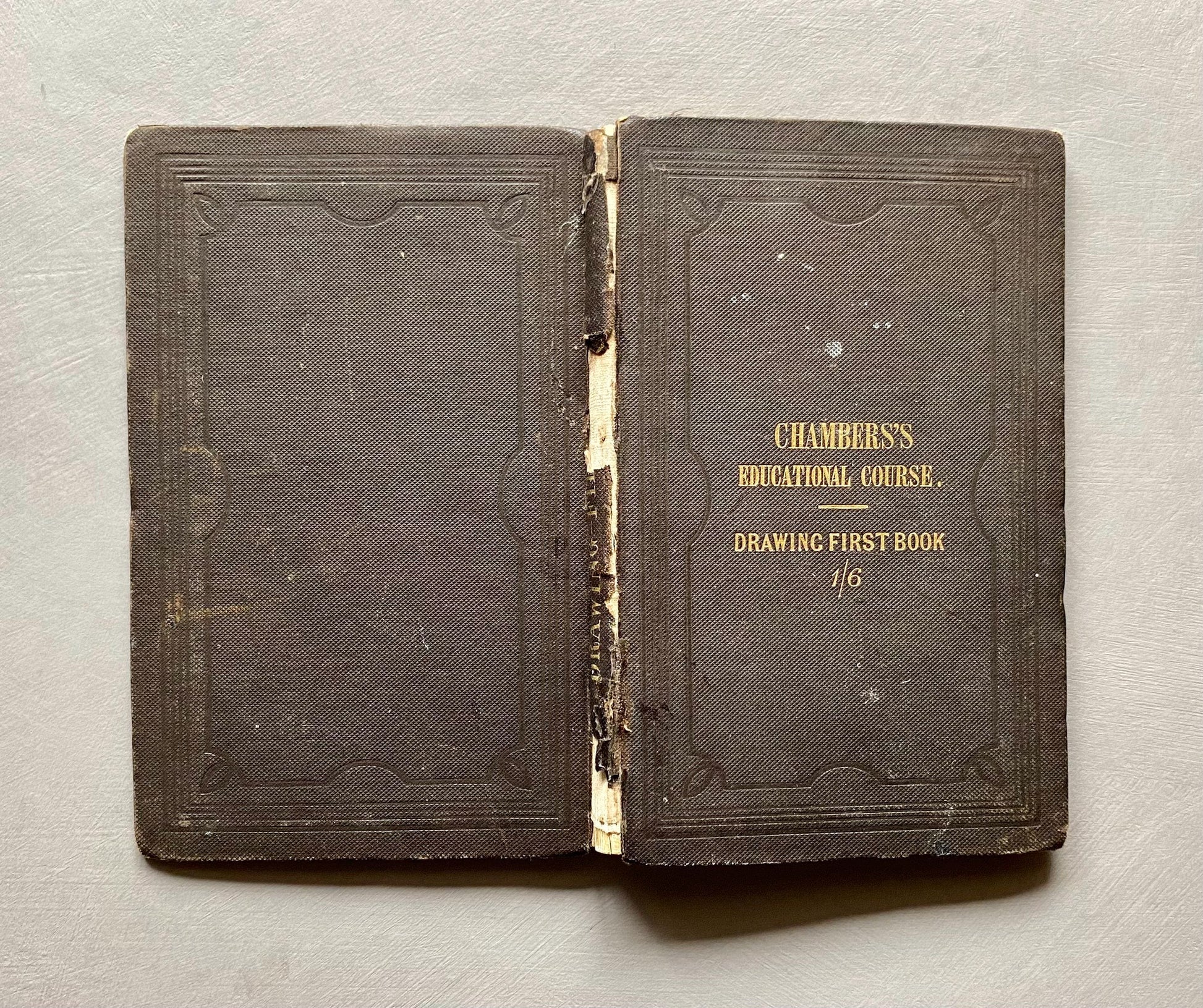 A First Book of Drawing by William and Robert Chambers. 48 Drawings To Copy and Colour. Published in 1845. Size: 17.5 x 11 cms.