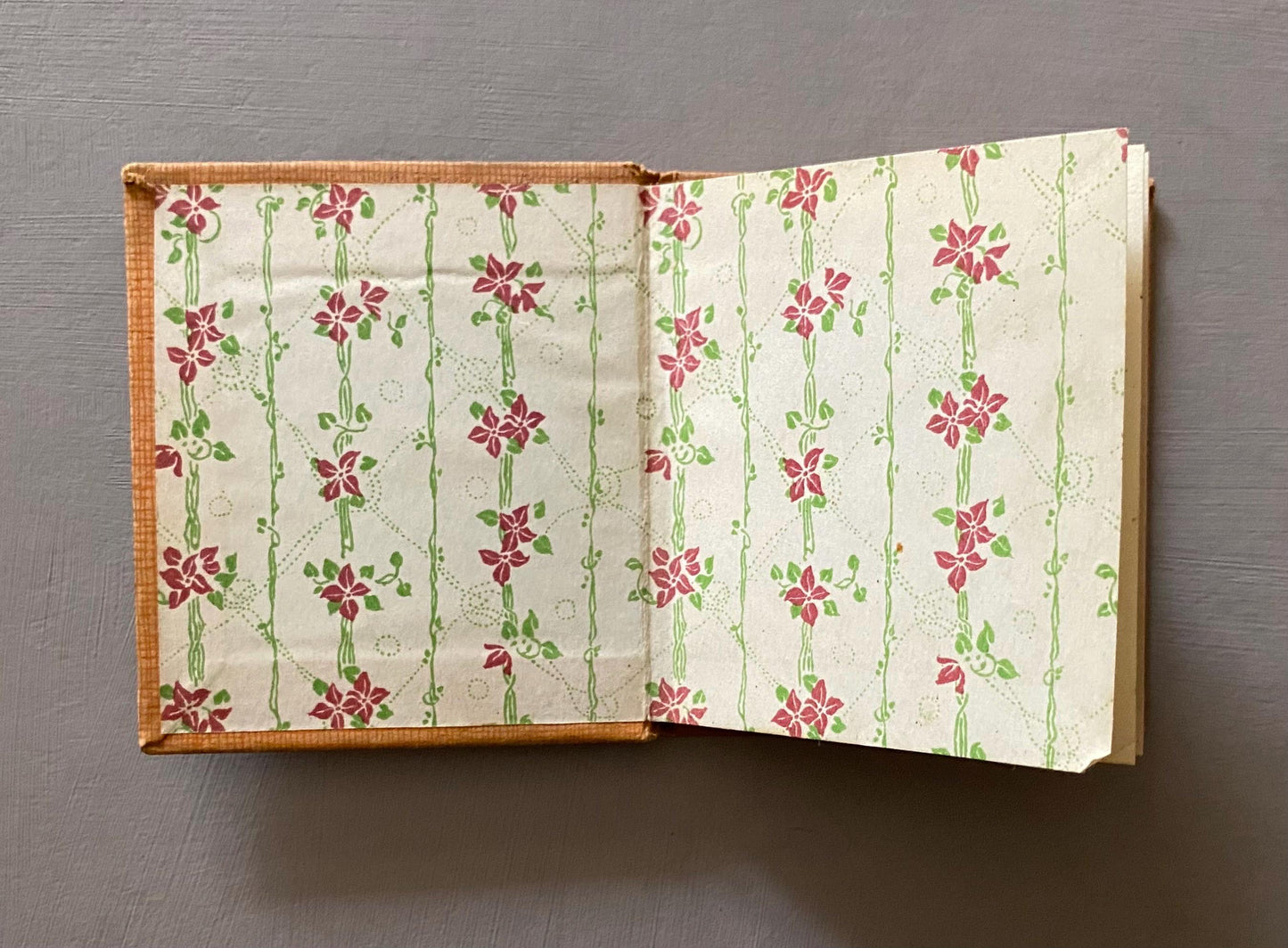 Lucinda. A Tiny Book : 8 x 7 inches. Published by Humphrey Milford. Presumed 1930s.